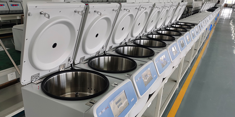 يستخدم الطرد المركزي بسرعة عالية على نطاق واسع