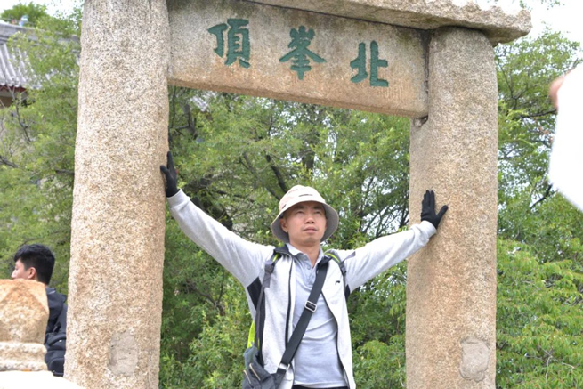 تجمع موظفو Xiangyi في العاصمة القديمة xi-hi لتجربة تاريخ الألف عام ورحلة الثقافة.