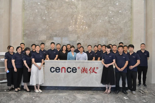 تدريب فريق المبيعات شيانغ يي